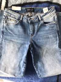 Spodnie jeansowe MOHITO 34