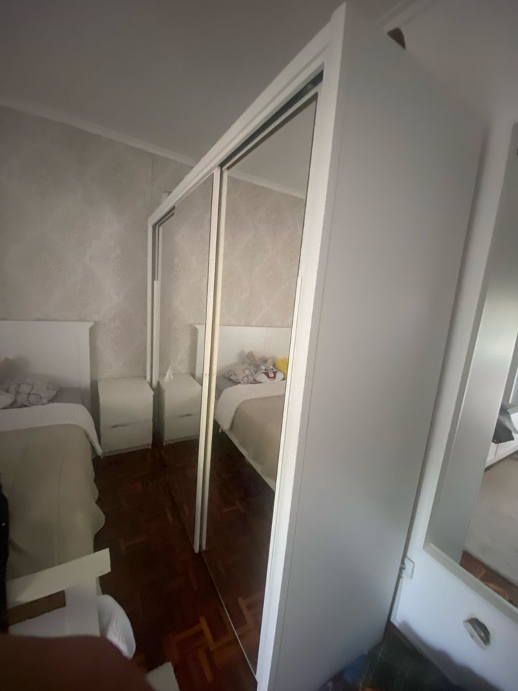 Roupeiro CYRUS portas deslizantes com espelho 231x205cm branco