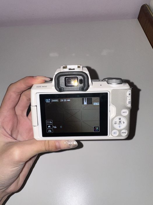 Canon EOS M50 + Lente zoom 15-4mm