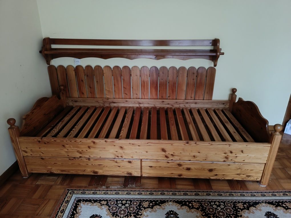 Sprzedam łóżka drewne