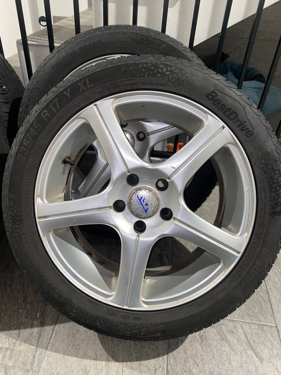 Felgi 17 , Alu Felgi 17 z letnimi oponami 235/45 R17
