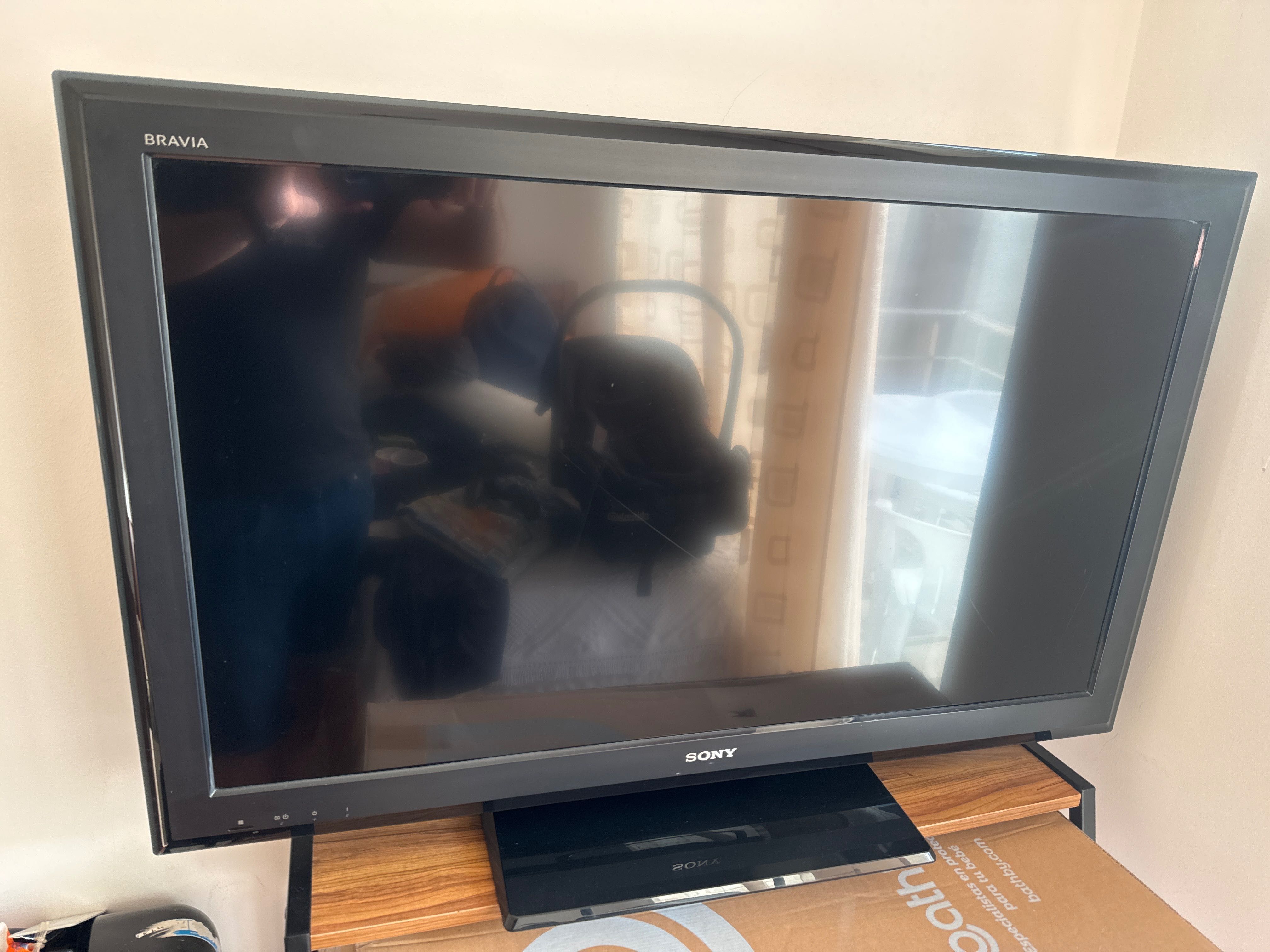 TV Sony Bravia 32 com comando