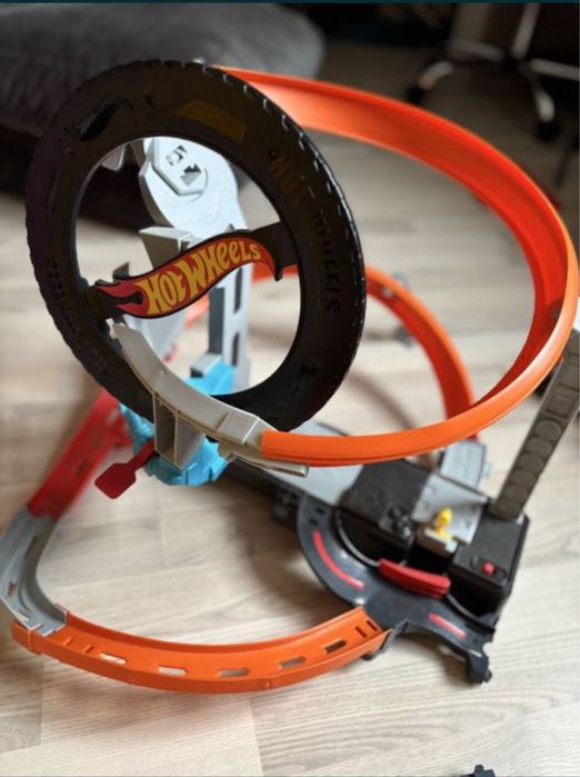 Треки хотвілс hot wheels