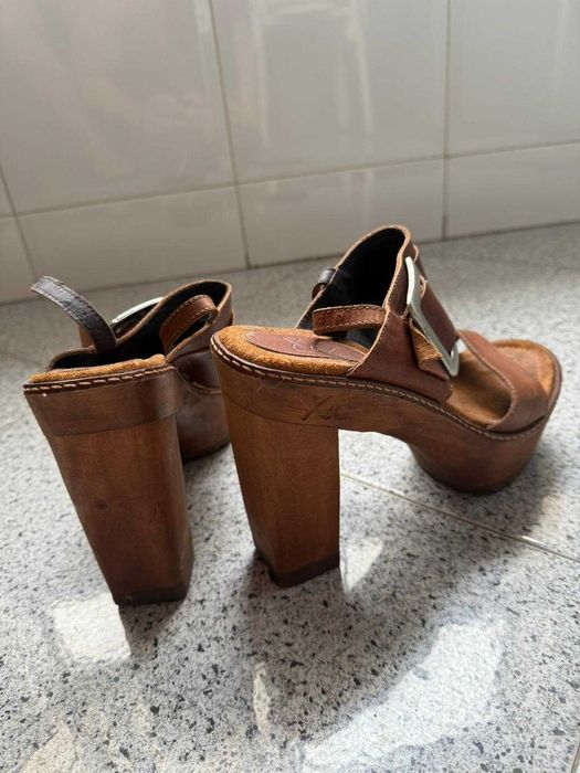Sandálias de marca XUZ