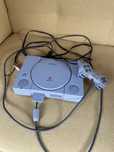 Playstation 1 z oryginalnym padem i kablem AV. Sprawna!