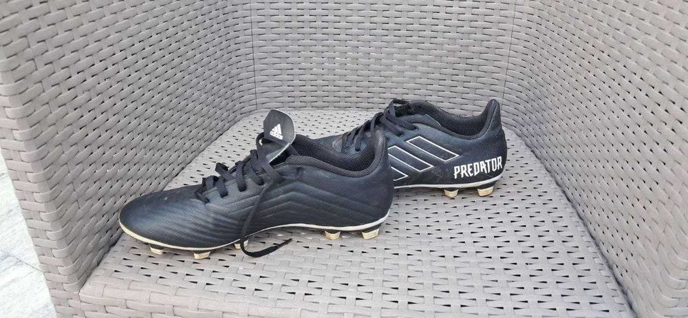 Футбольні бутци, сороконіжки та щитки. За деталями в особисті.