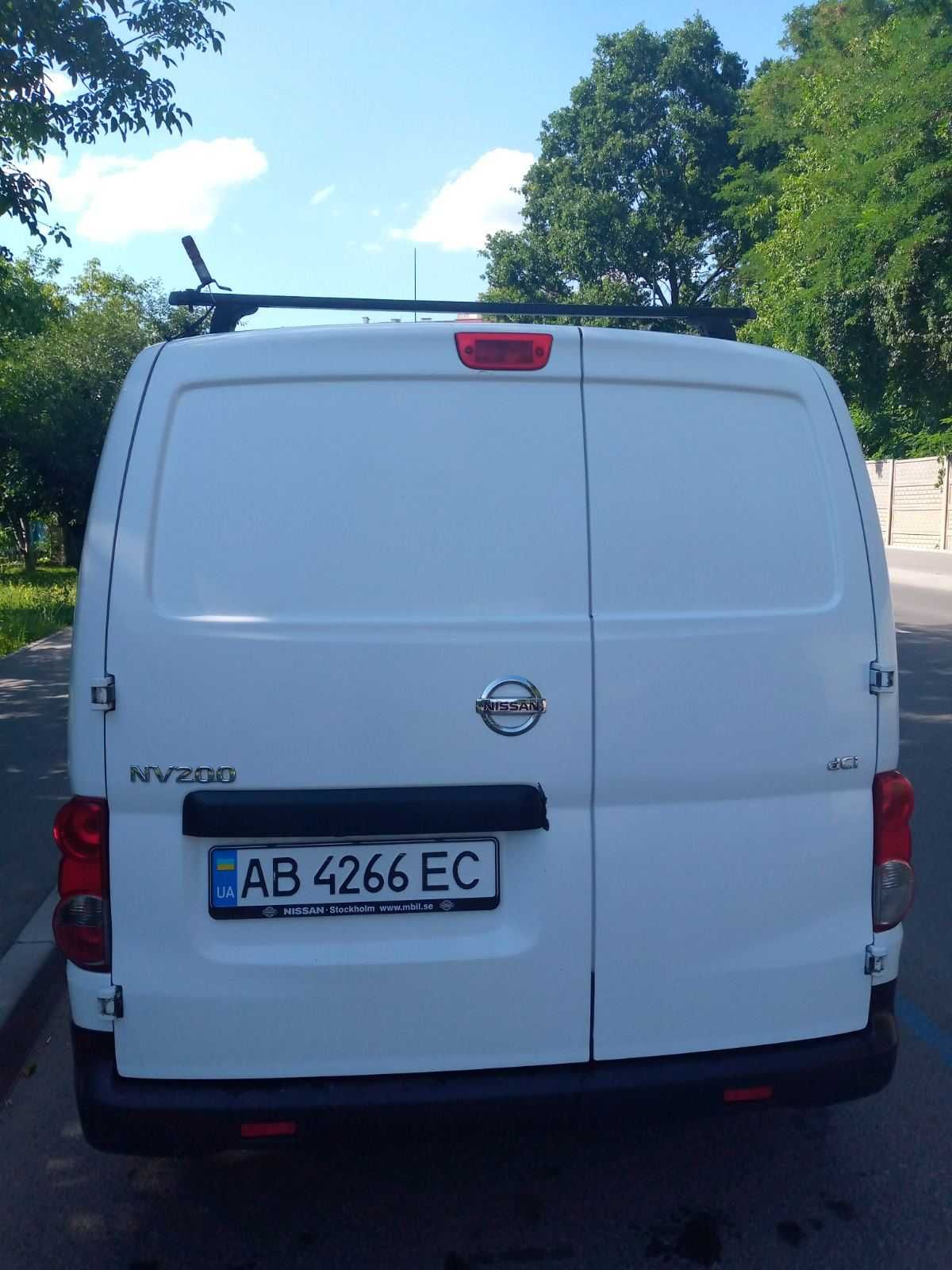 NISSN NV200 , 2013року