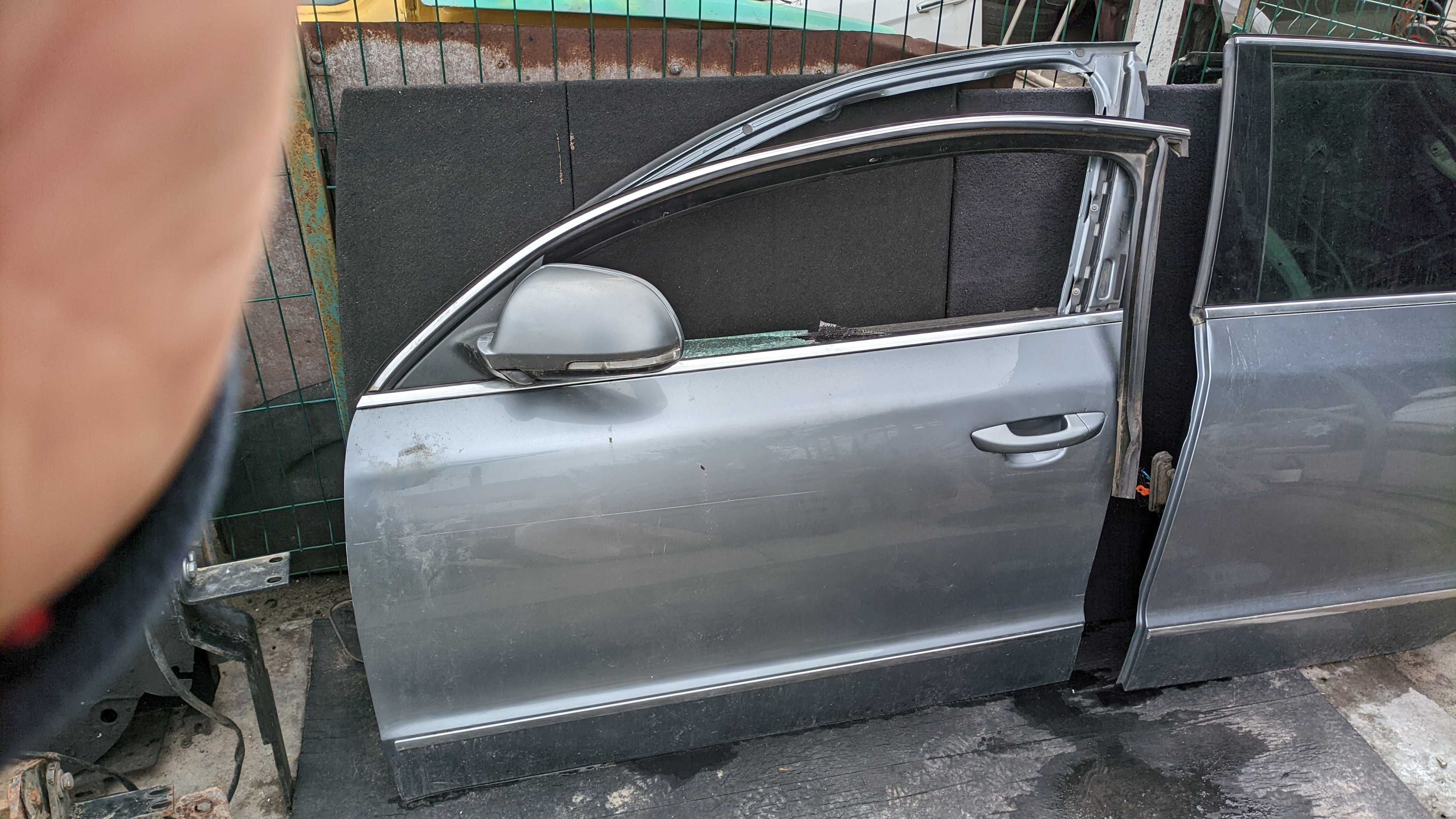 Двері Шкода Суперб Skoda Superb 2010