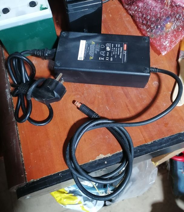 Зарядку Bafang 49.2 V 2 A електровелосипеда