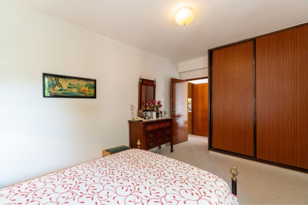 Quarto de casal praticamente novo