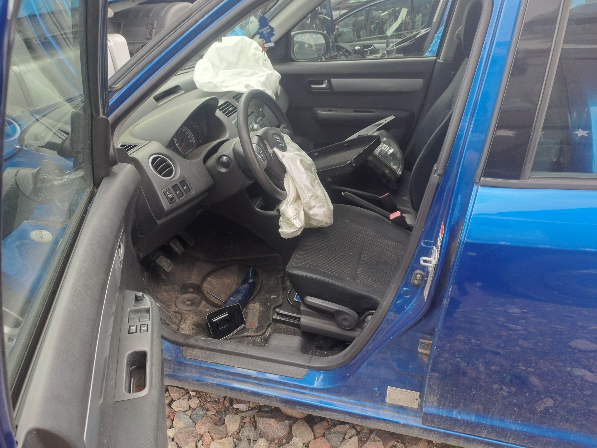 Suzuki swift całe na części