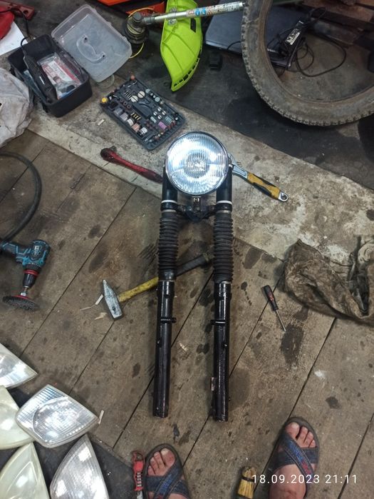 Вилка Ява 638,в зборе с фарой