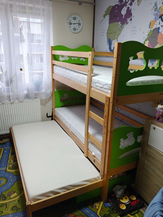 Łóżko dziecięce piętrowe 3 osobowe na 200kg z materacami
