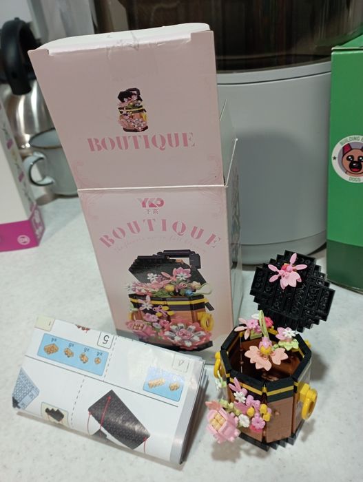 Продам міні лего пес,квітка,горщик з квітами