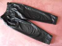 Чорні  брюки  штани фірми Зара Zara на зріст 134 см екошкіра