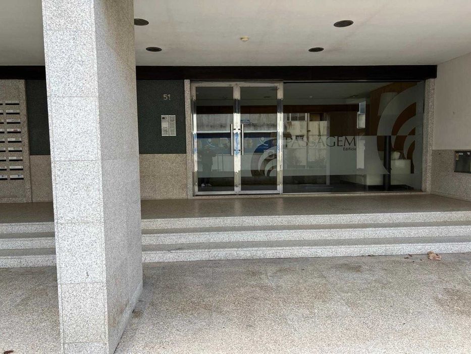 Apartamento T2 com lugar de garagem.