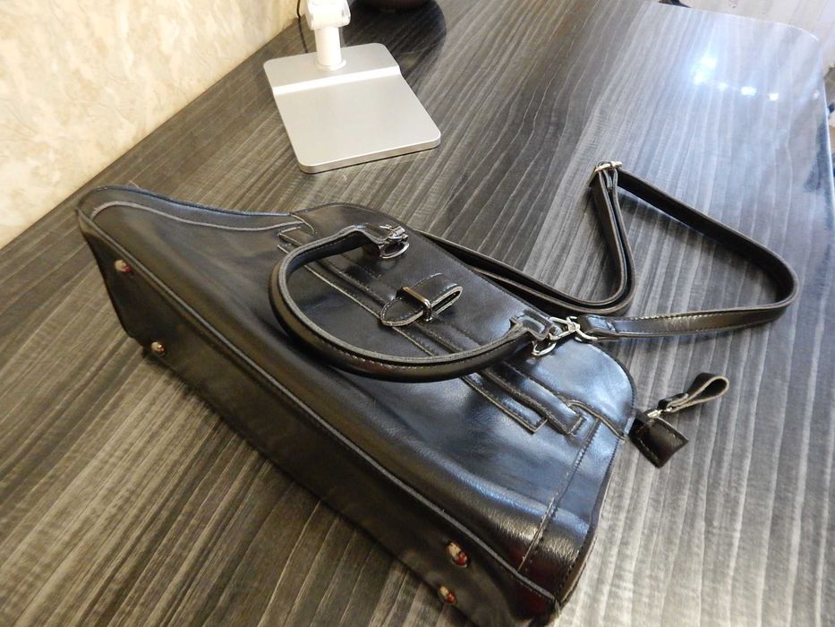 Женская кожаная сумка.