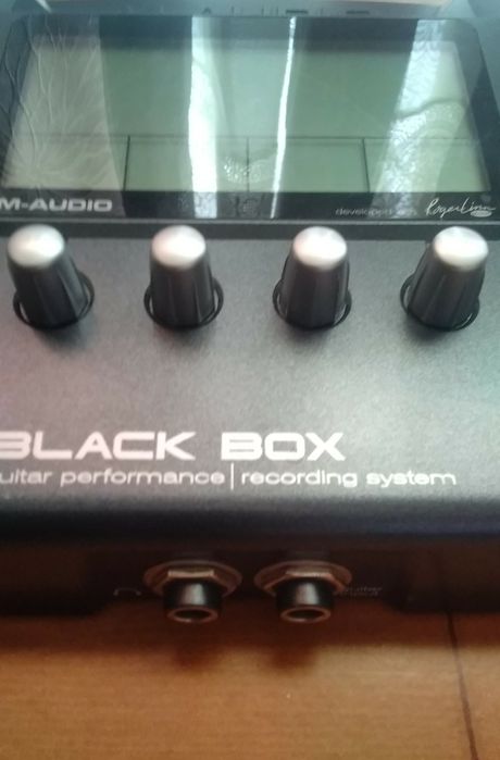 Interface de Áudio e Black Box guitar Performance
