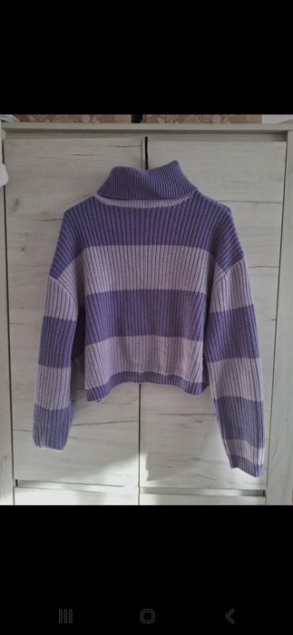 Sweterek firmy HOUSE