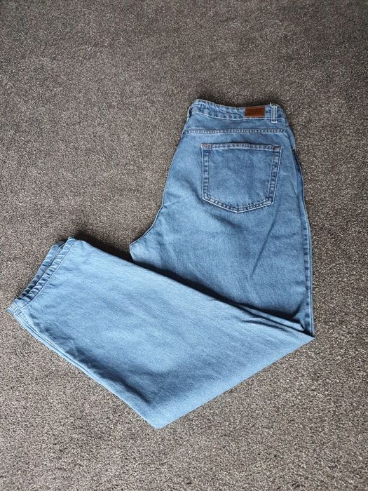 Jeansy w rozmiarze 46