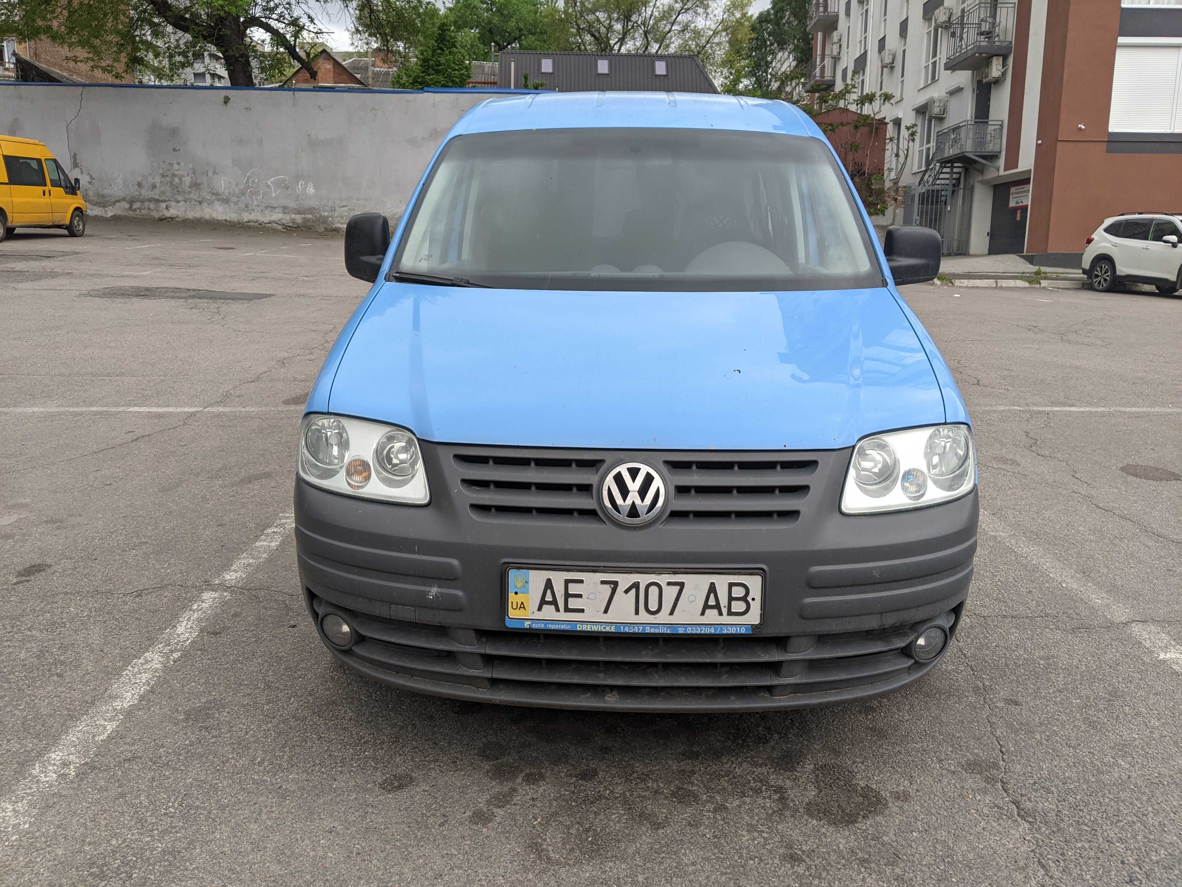 Volkswagen Caddy 1.6 МТ