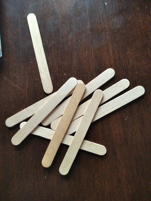 Nowe patyczki drewniane 1254 szt ,9 cm, 11 cm.