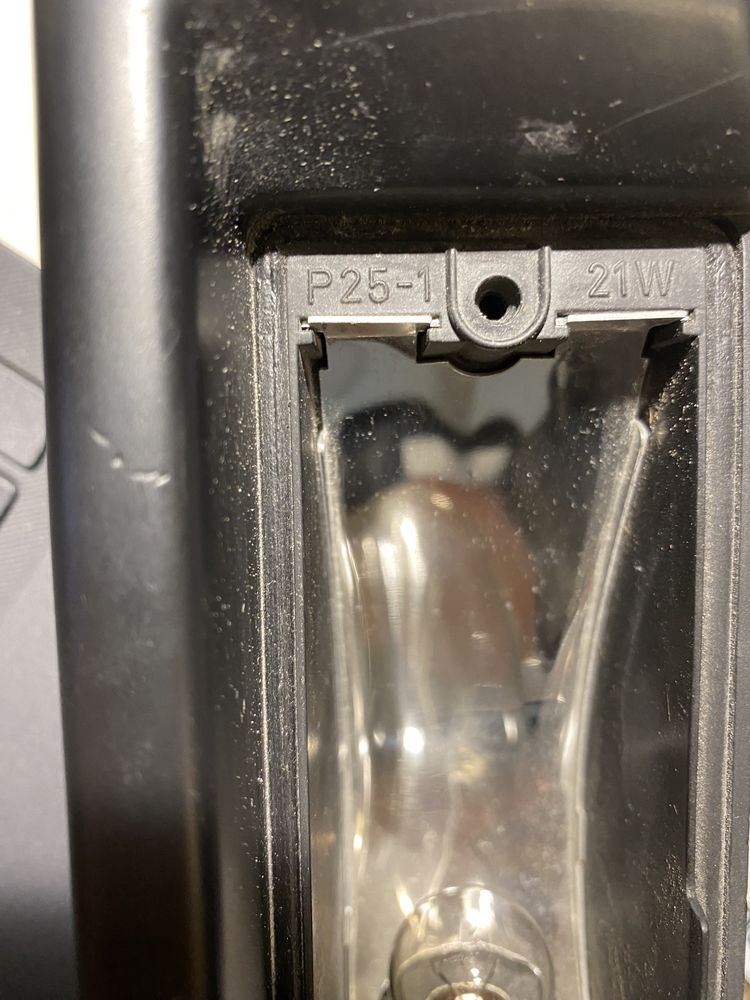 Farol de BMW E30 sem vidro protetor