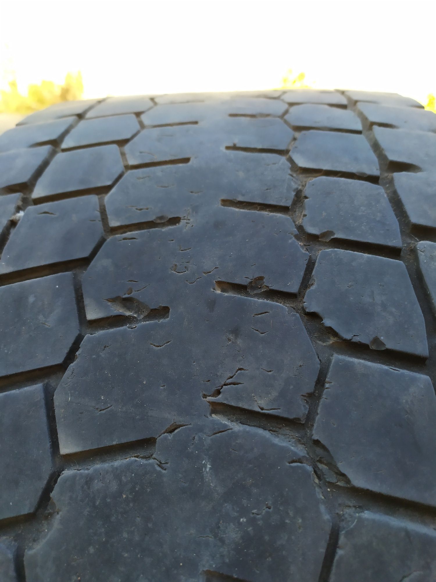 Грузовая резина шины Bridgestone 315/70 R22,5 4ш комплект тяга ведущая