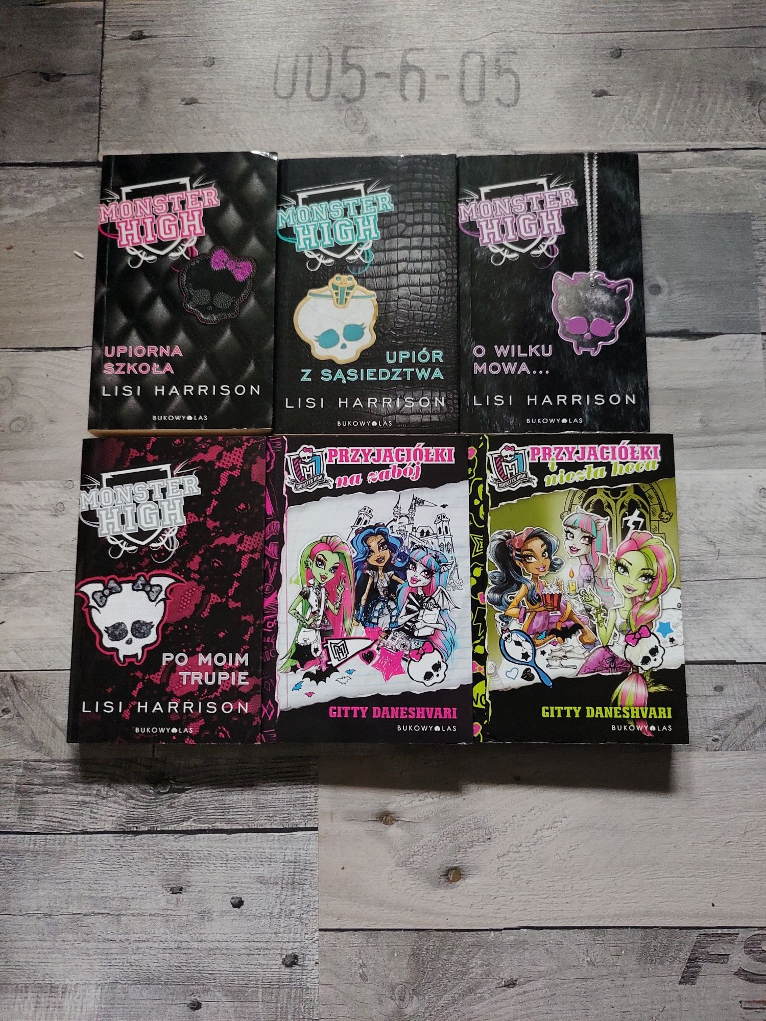 Monster High komplet książek, Przyjaciółki na zabój