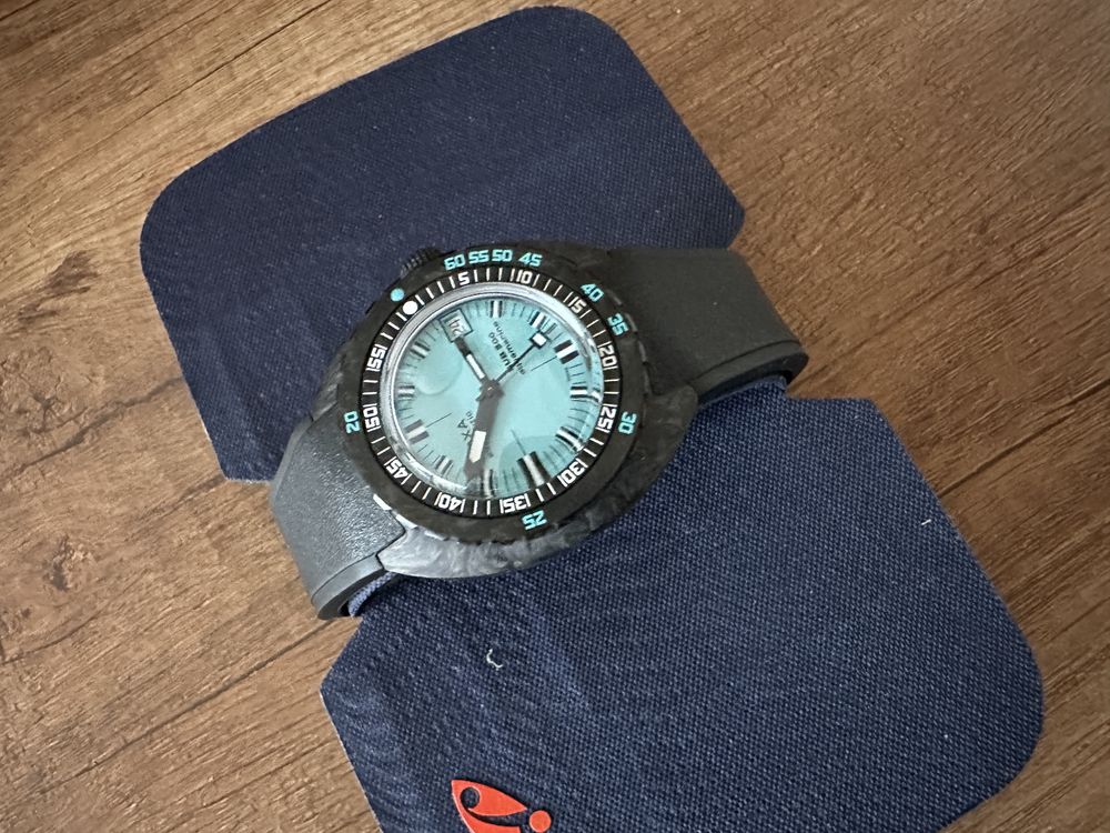 Zegarek Doxa Sub 300 carbon
