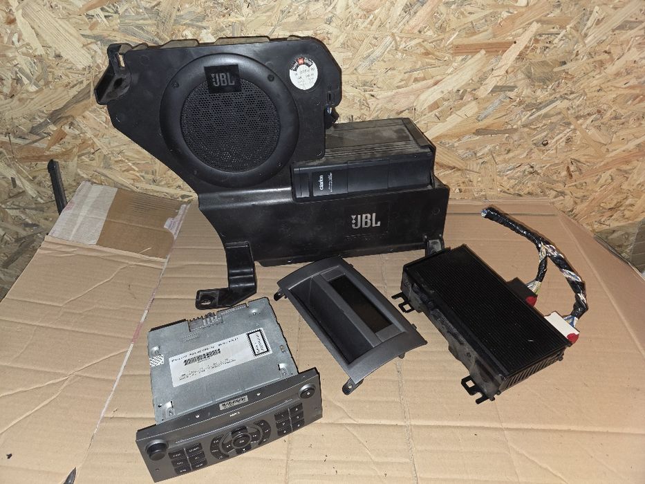 Peugeot 407 subwoofer JBL