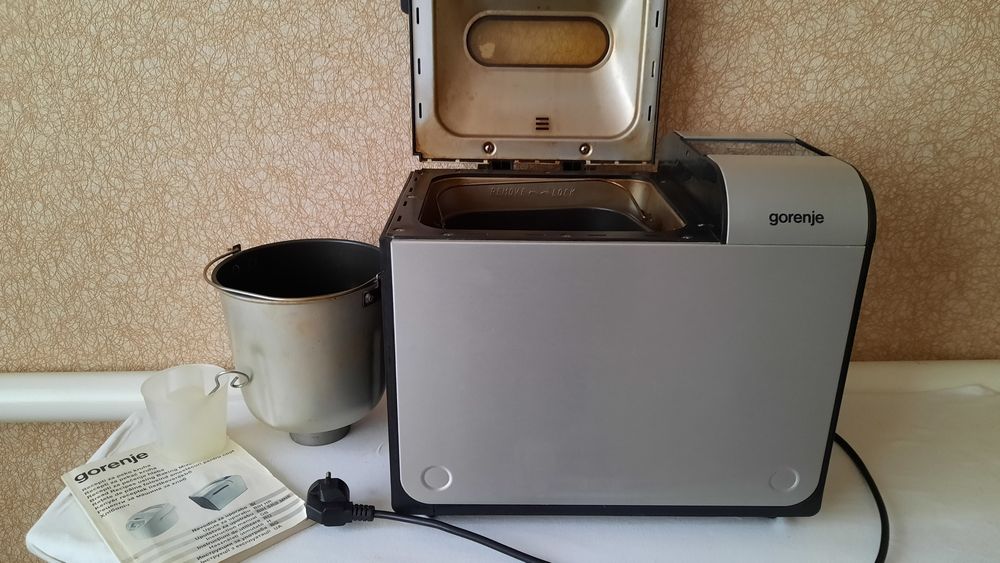 Хлебопічка Gorenje BM 900 AL