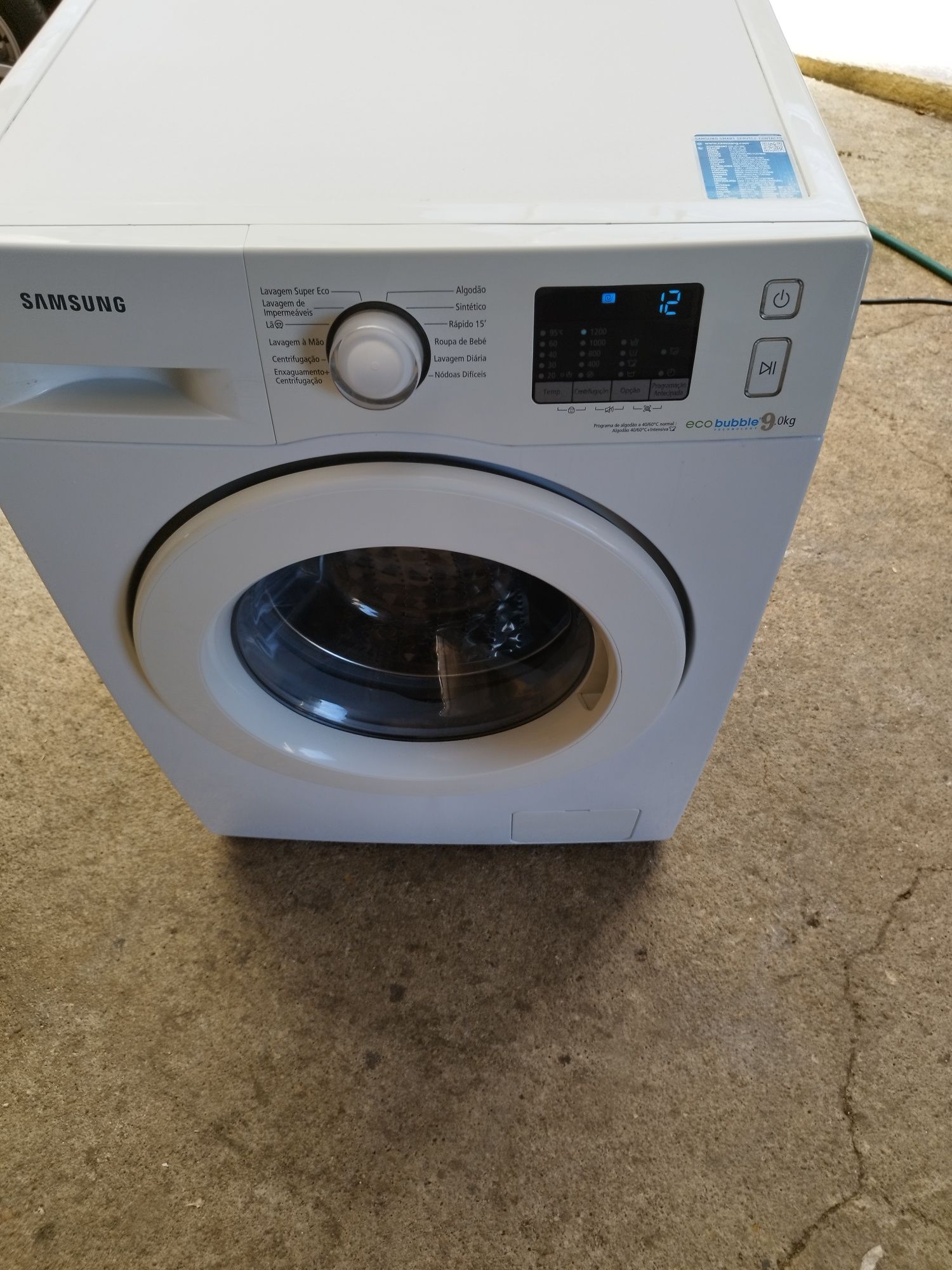 Máquina de lavar roupa Samsung 9 kg.