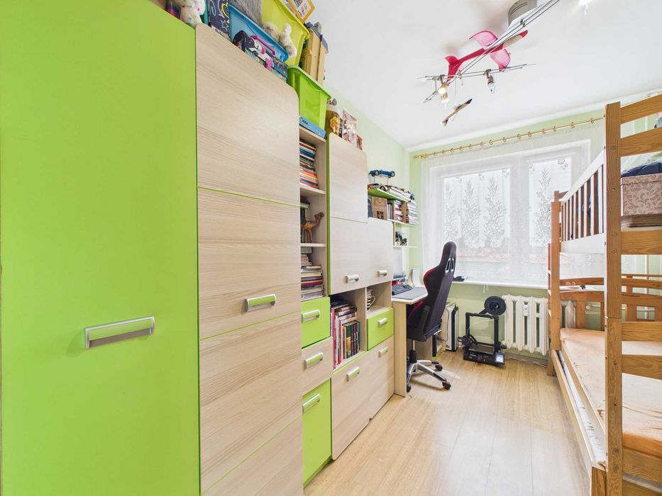 Dwa pokoje z balkonem w atrakcyjnej lokalizacji os. Majowego