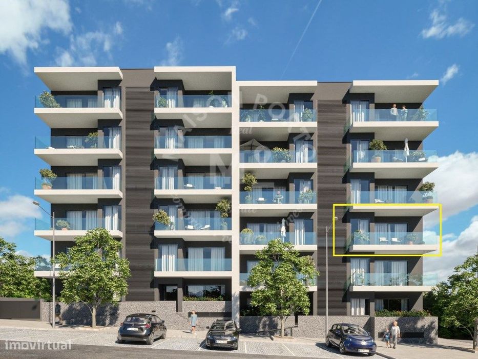 Apartamento T3 com Suite, Varanda e Lugar de Estacionamento em Fânz...