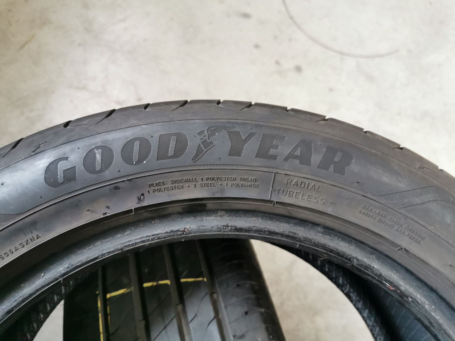 Opony letnie 225/50r17 Goodyear Efficient grip Performance 2