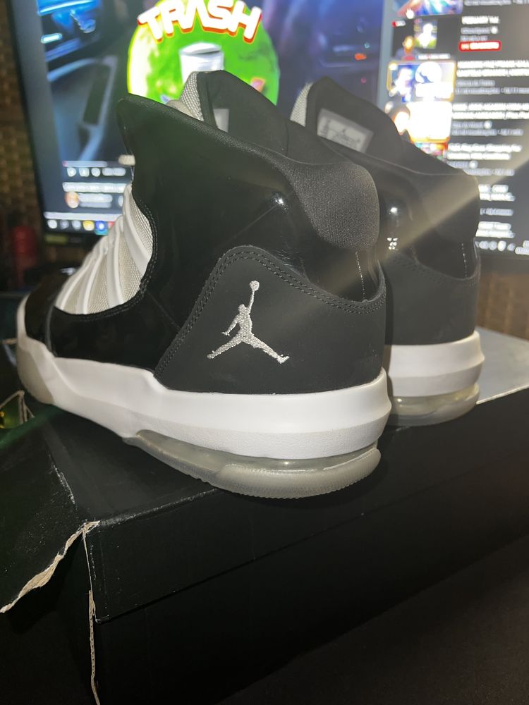 Jordan Max Aura 45