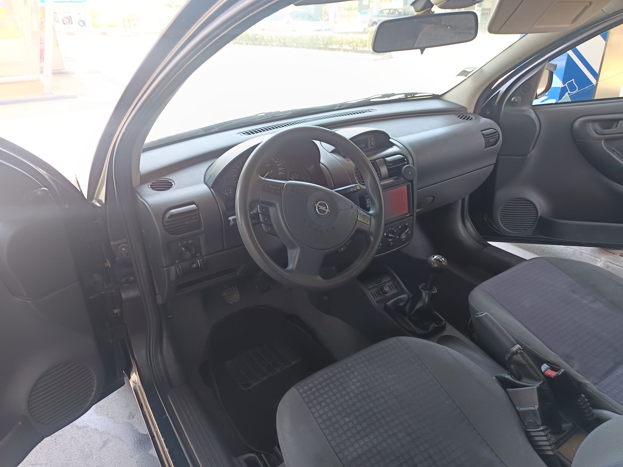 Oportunidade |Opel Corsa 1.2 (2003) Mecânica Top, Só Falta Panela!