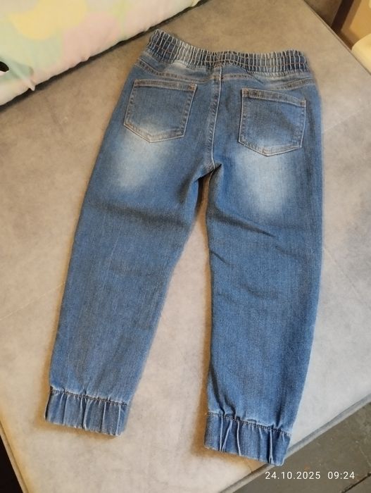 Spodnie jeansowe dla chłopca 104