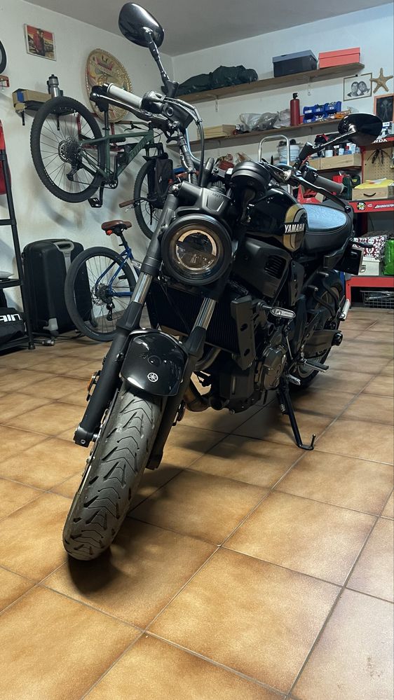 Yamaha xsr 700 de 2023 com 4 mi km nova