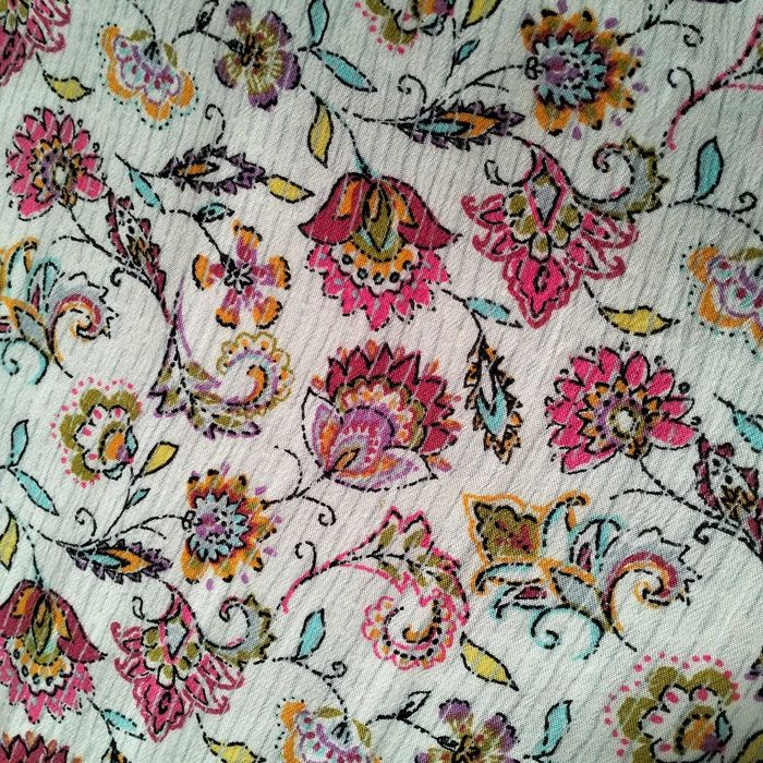 Vestido com padrão floral