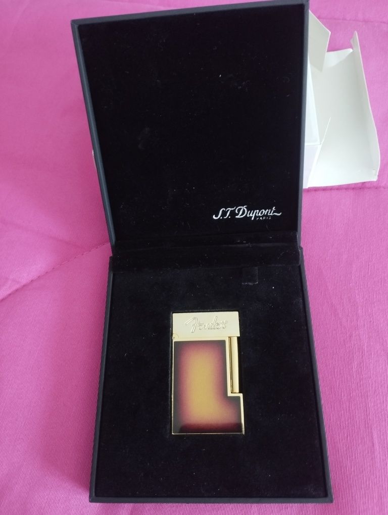 Isqueiro S T Dupont (réplica)