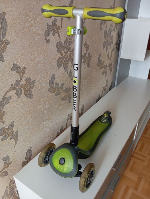 Продам самокат Globber