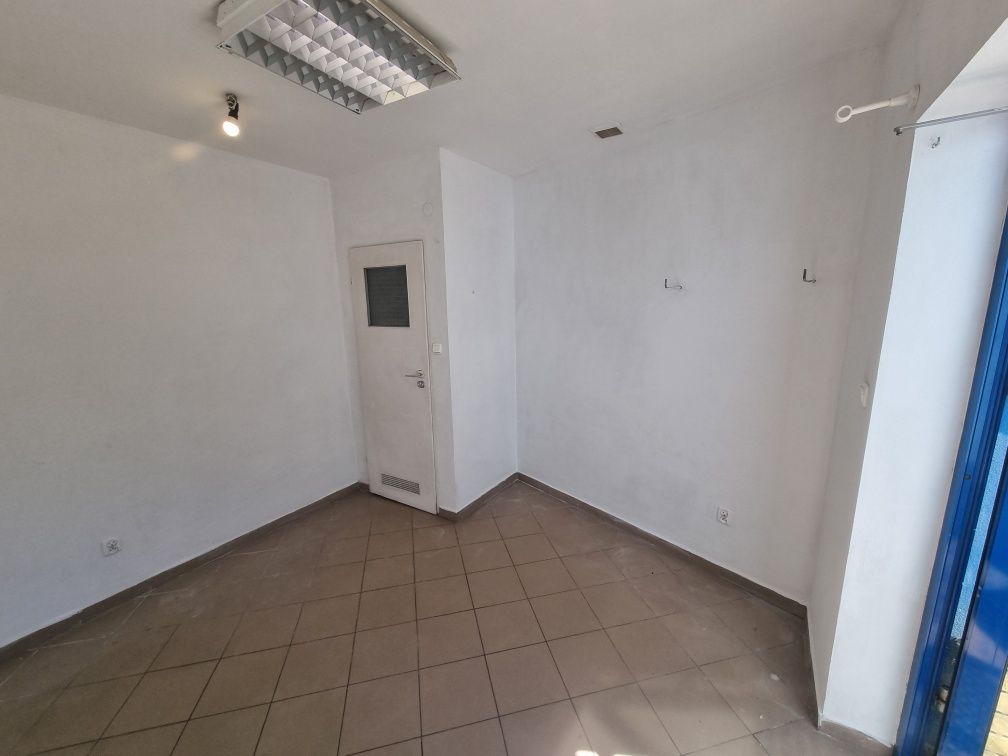 Wynajmę Samodzielny Lokal / centralne ogrzewanie/ parter