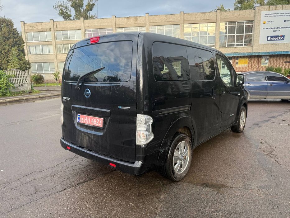 Nissan E-NV200 2015 24кВт Пасажир