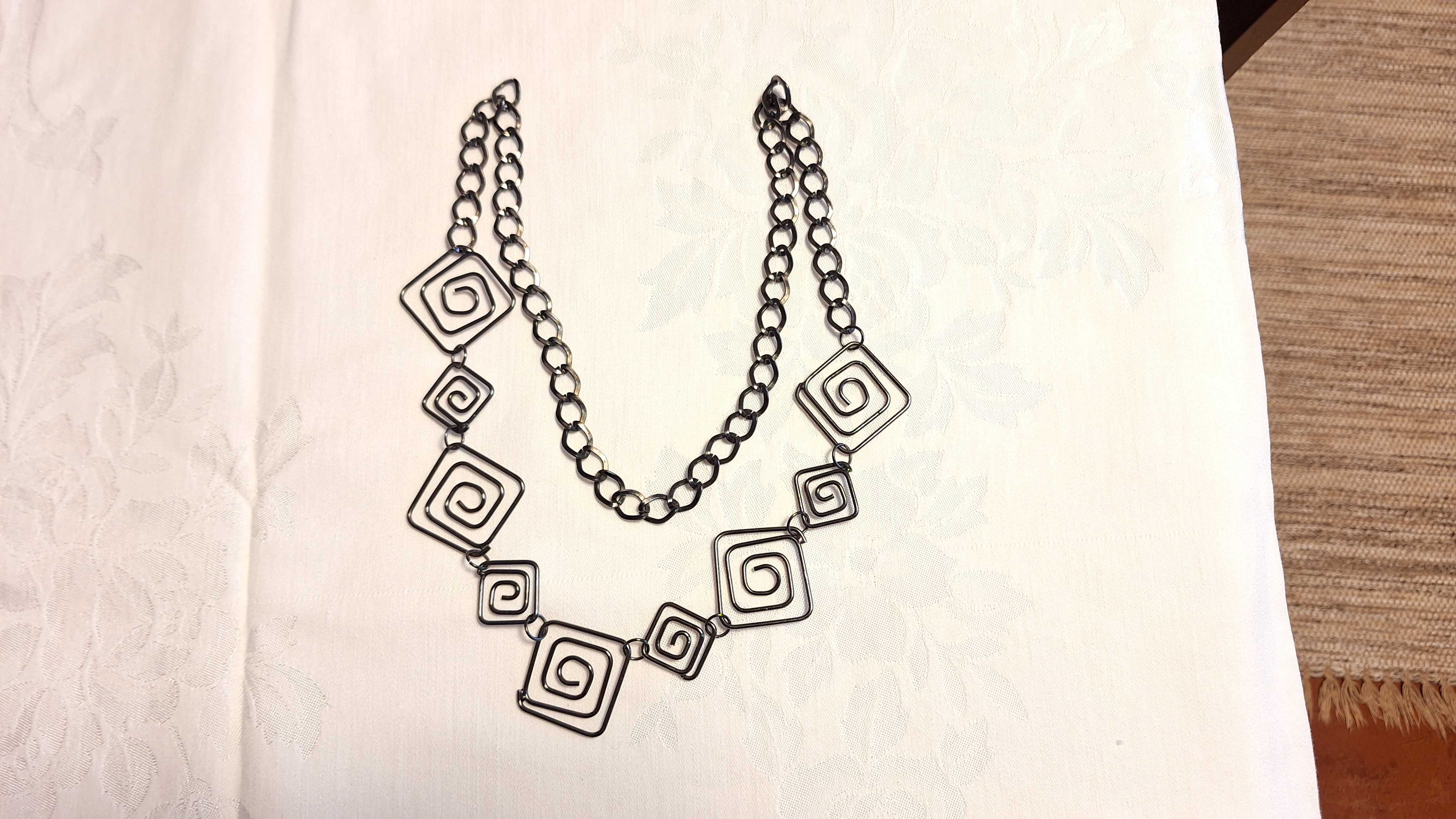 Colar decorativo