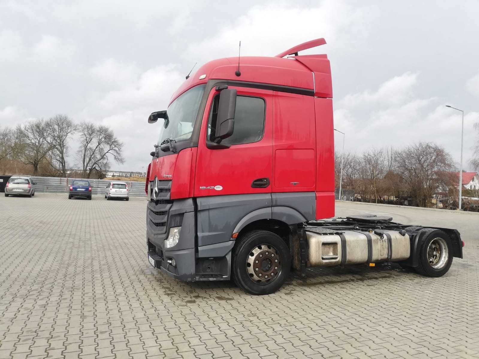 Mercedes-Benz ACTROS 963-4-A z naczepą SHMITZ S01