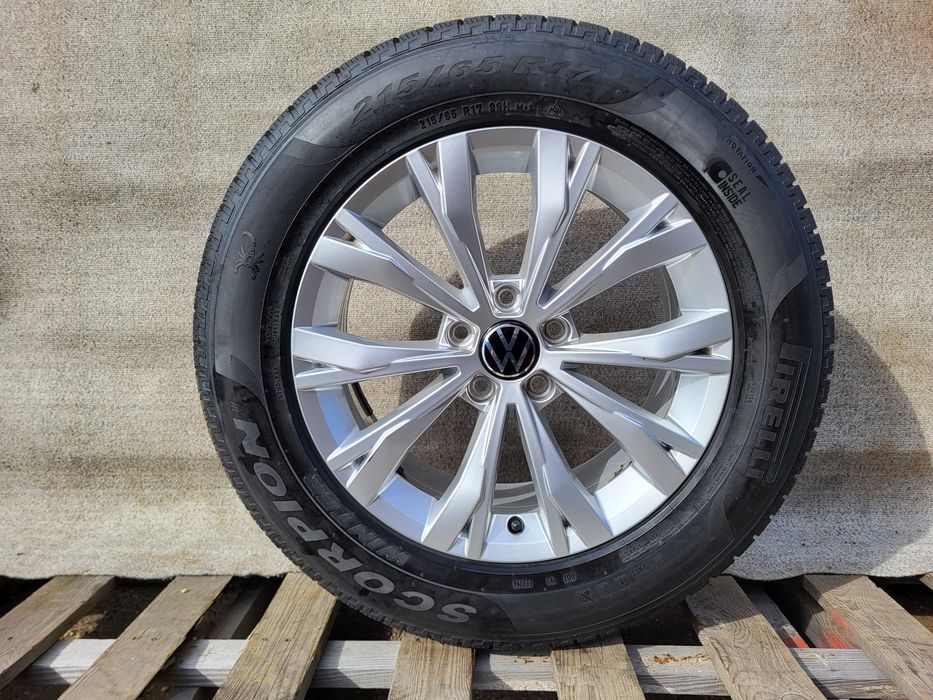 [K339] Koła zimowe 17 Cali 5x112 Pirelli 215/65/17 VW Tiguan 24r