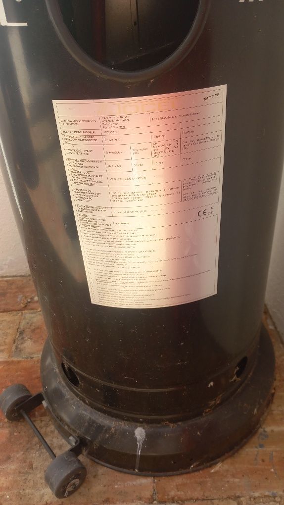 Aquecedor de exterior a gás marca Jocel