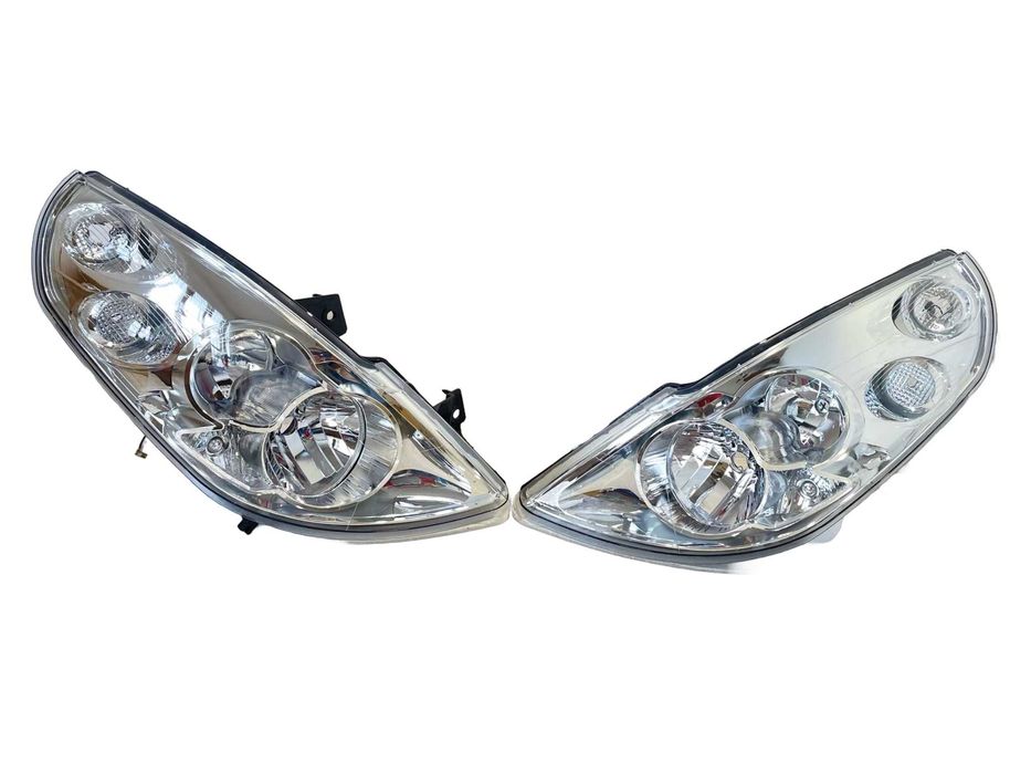 MASTER III 10- MOVANO II reflektor lampa przód